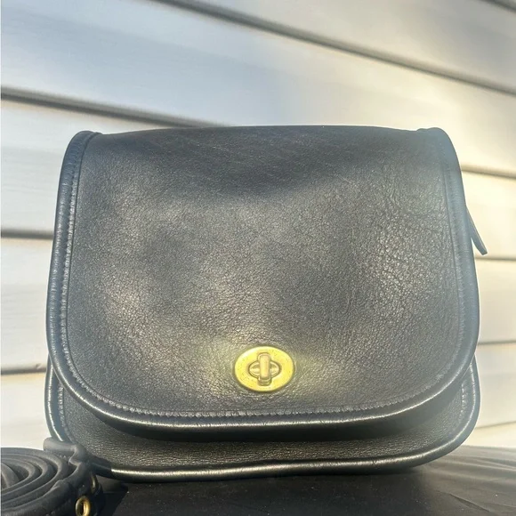 Vintage Coach legacy Small Flap - Picture 3 of 17